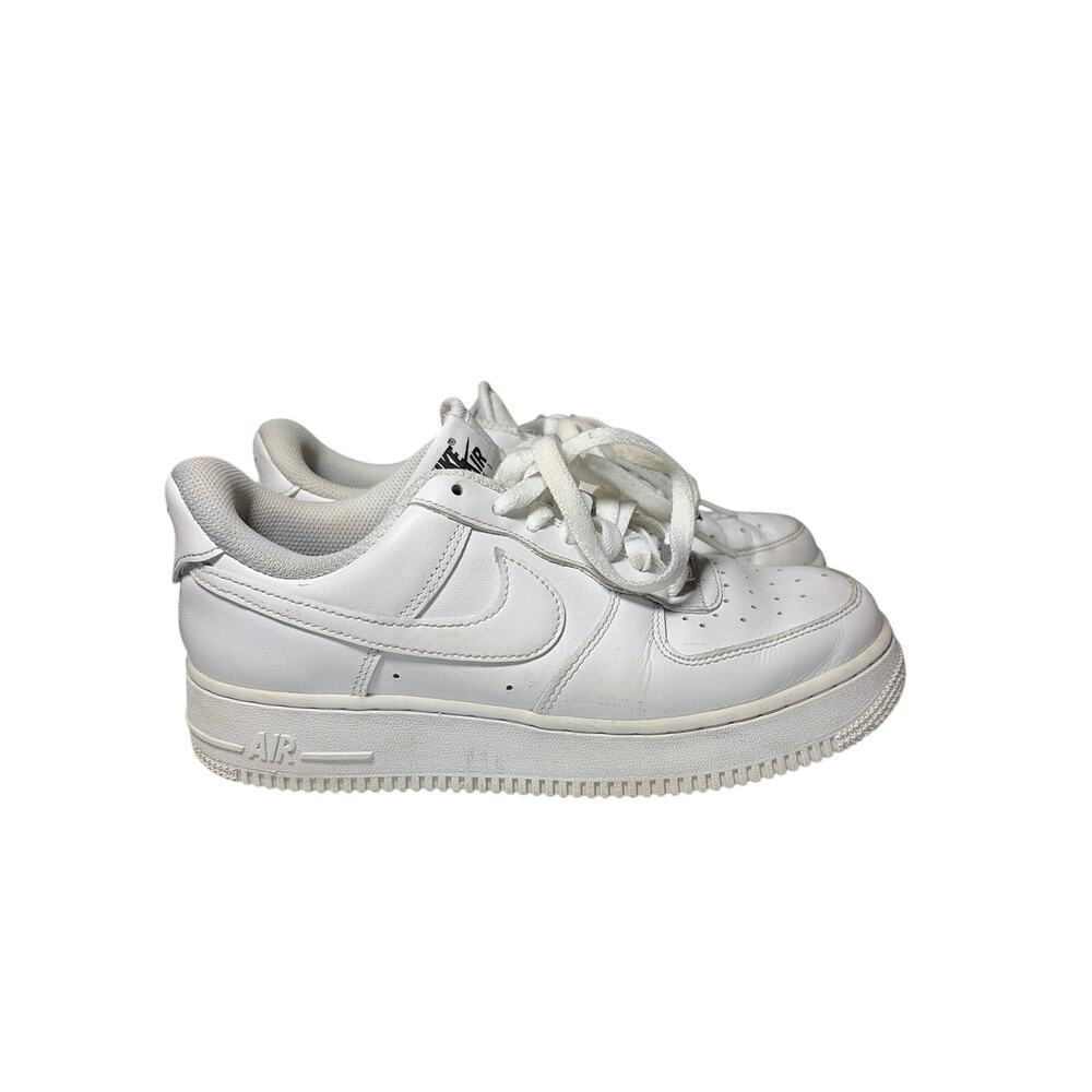 Nike Womens Air Force 1 '07 Sneakers White DD8959-100 Leather Size 8 US / 39 EU